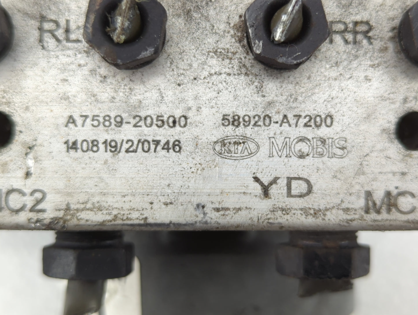 2014-2016 Kia Forte ABS Pump Control Module Replacement P/N:58900-A7200 58920-A7200 Fits Fits 2014 2015 2016 OEM Used Auto P