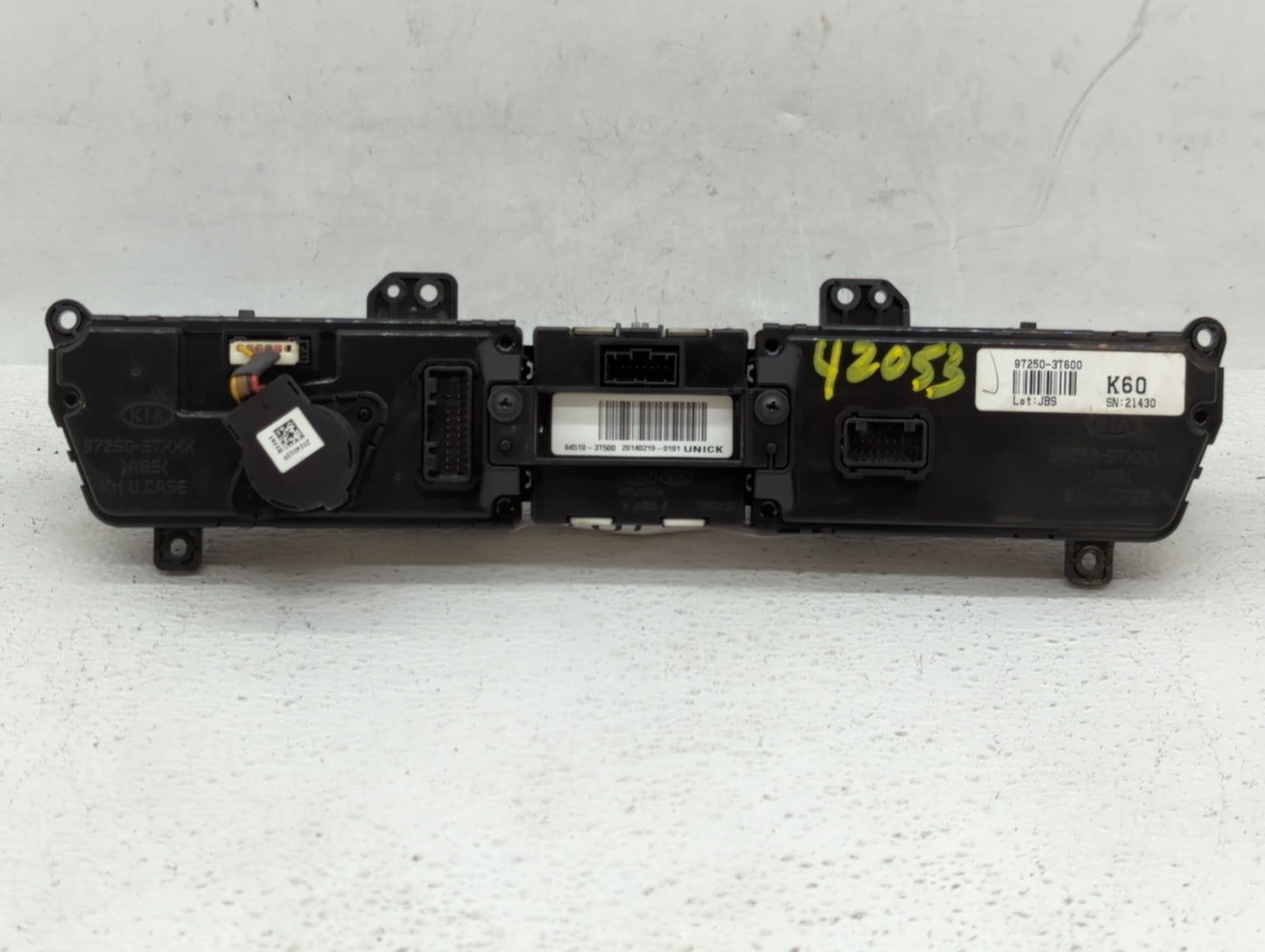 2015 Kia K900 Climate Control Module Temperature AC/Heater Replacement P/N:97250-3TXXX 97250-3T600 Fits OEM Used Auto Parts