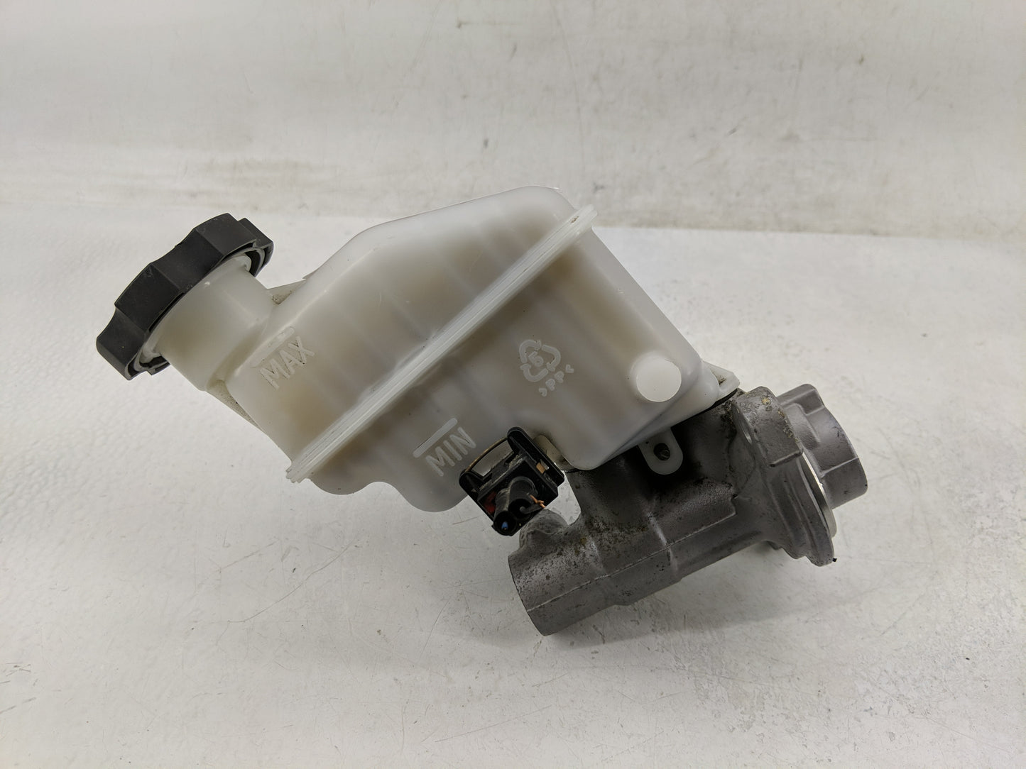 2013-2015 Kia Optima Brake Master Cylinder - Oemusedautoparts1.com