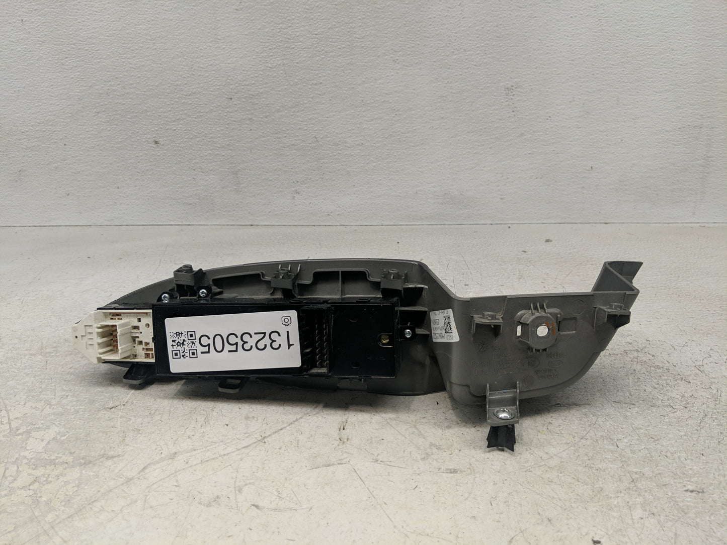 2014-2016 Kia Optima Master Power Window Switch Replacement Driver Side Left P/N:2253391 2253390 Fits Fits 2014 2015 2016 OE