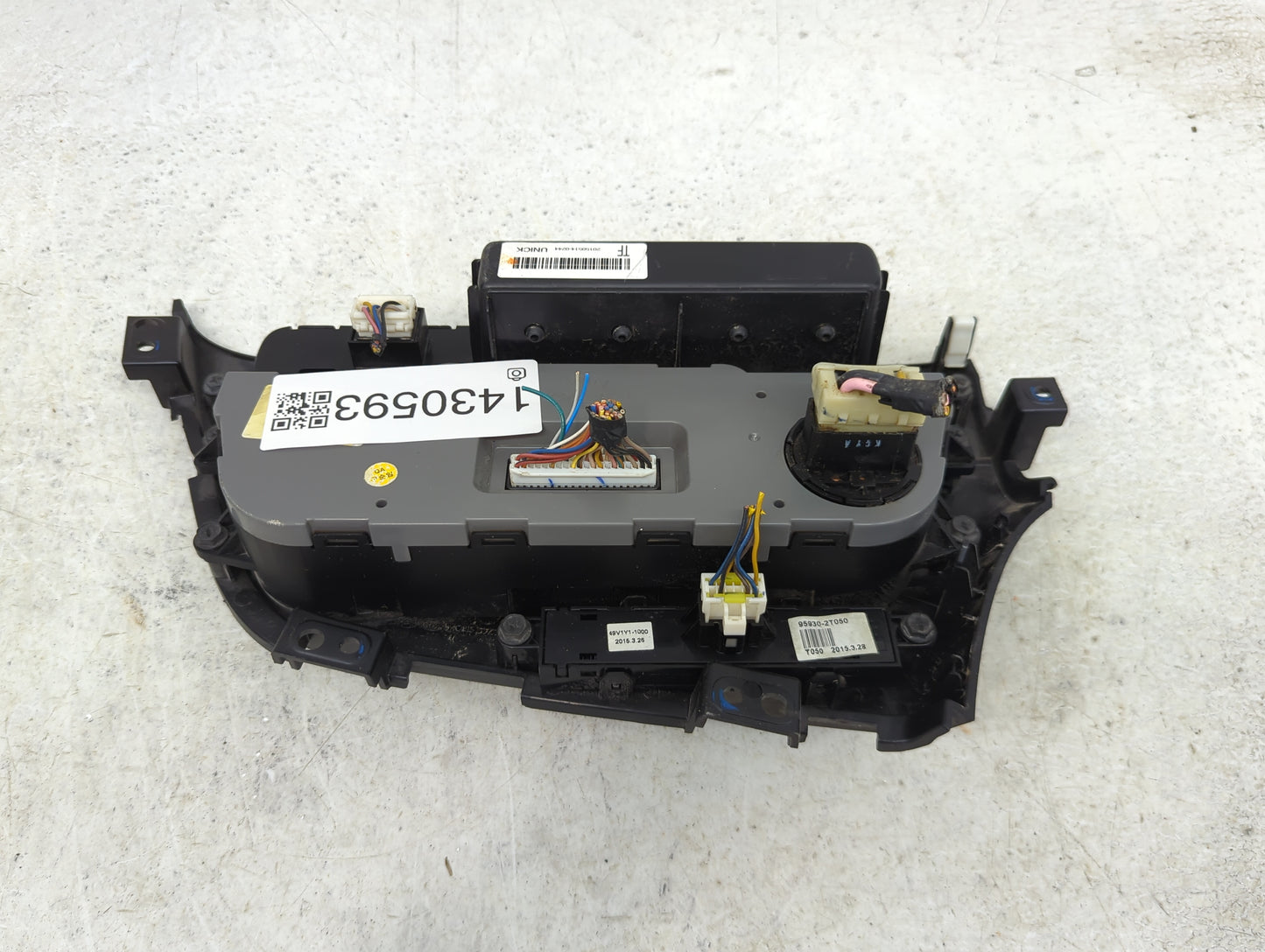 2015 Kia Optima Climate Control Module Temperature AC/Heater Replacement P/N:95930-2T050 Fits OEM Used Auto Parts - Oemuseda