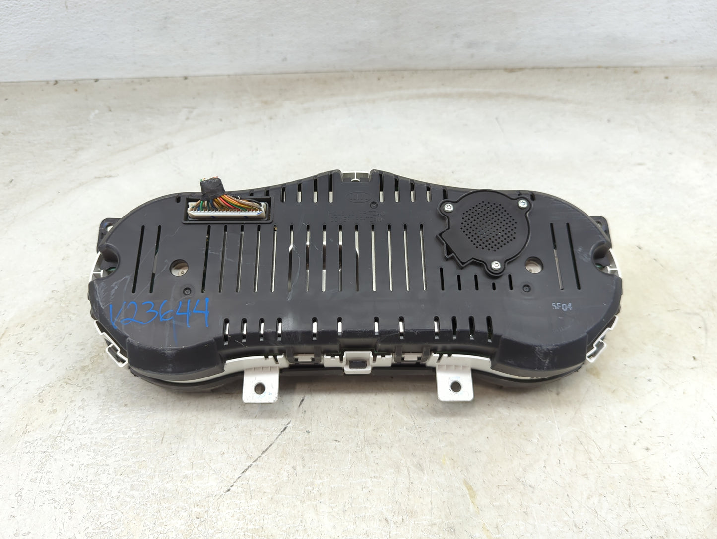 2014-2015 Kia Optima Instrument Cluster Speedometer Gauges P/N:94041-2T460 Miles: Fits Fits 2014 2015 OEM Used Auto Parts -