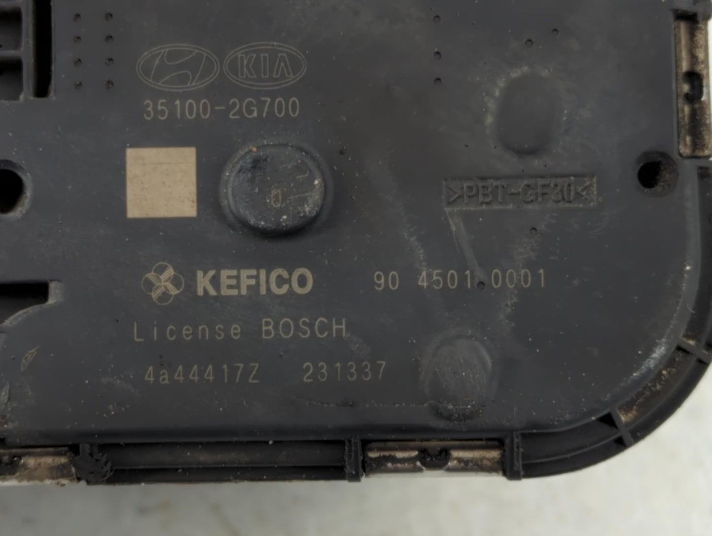 2011-2015 Kia Optima Throttle Body P/N:35100-2G700 Fits Fits 2011 2012 2013 2014 2015 2016 OEM Used Auto Parts - Oemusedauto