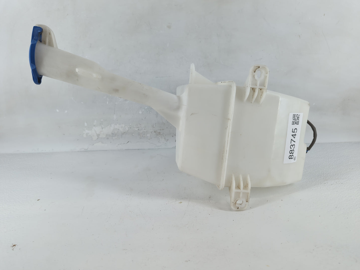 2011-2015 Kia Optima Windshield Washer Fluid Reservoir Bottle Oem - Oemusedautoparts1.com
