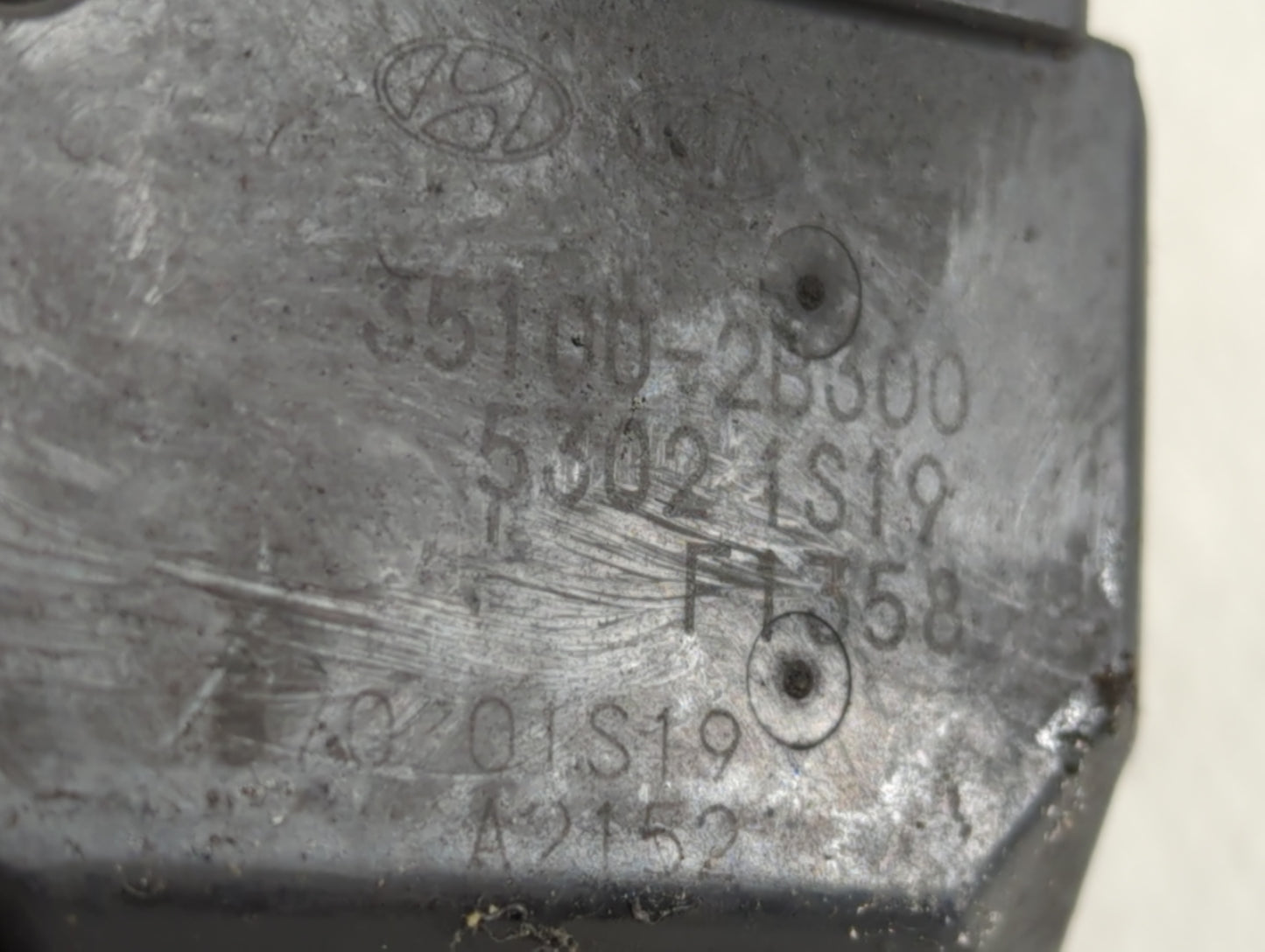 2012-2019 Kia Rio Throttle Body P/N:35100-2B300 Fits Fits 2012 2013 2014 2015 2016 2017 2018 2019 OEM Used Auto Parts - Oemu