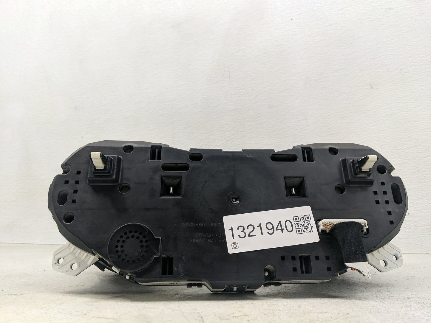 2015-2016 Kia Sedona Instrument Cluster Speedometer Gauges P/N:94003-A9020 Fits Fits 2015 2016 OEM Used Auto Parts - Oemused