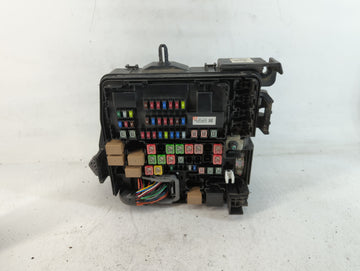 2015-2018 Kia Sedona Fusebox Fuse Box Panel Relay Module P/N:91222-A9240 Fits Fits 2015 2016 2017 2018 OEM Used Auto Parts