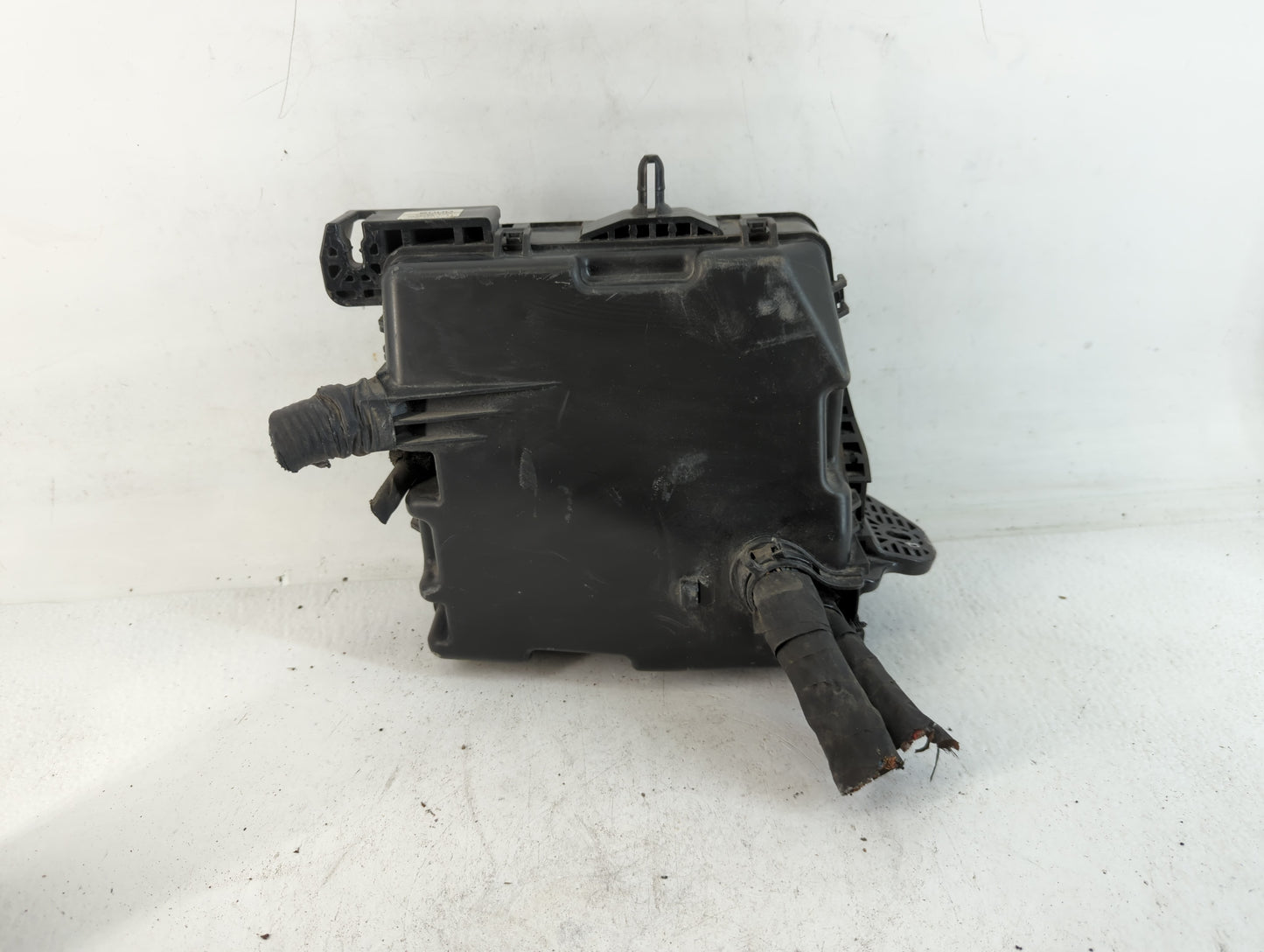 2015-2018 Kia Sedona Fusebox Fuse Box Panel Relay Module P/N:91222-A9240 Fits Fits 2015 2016 2017 2018 OEM Used Auto Parts -