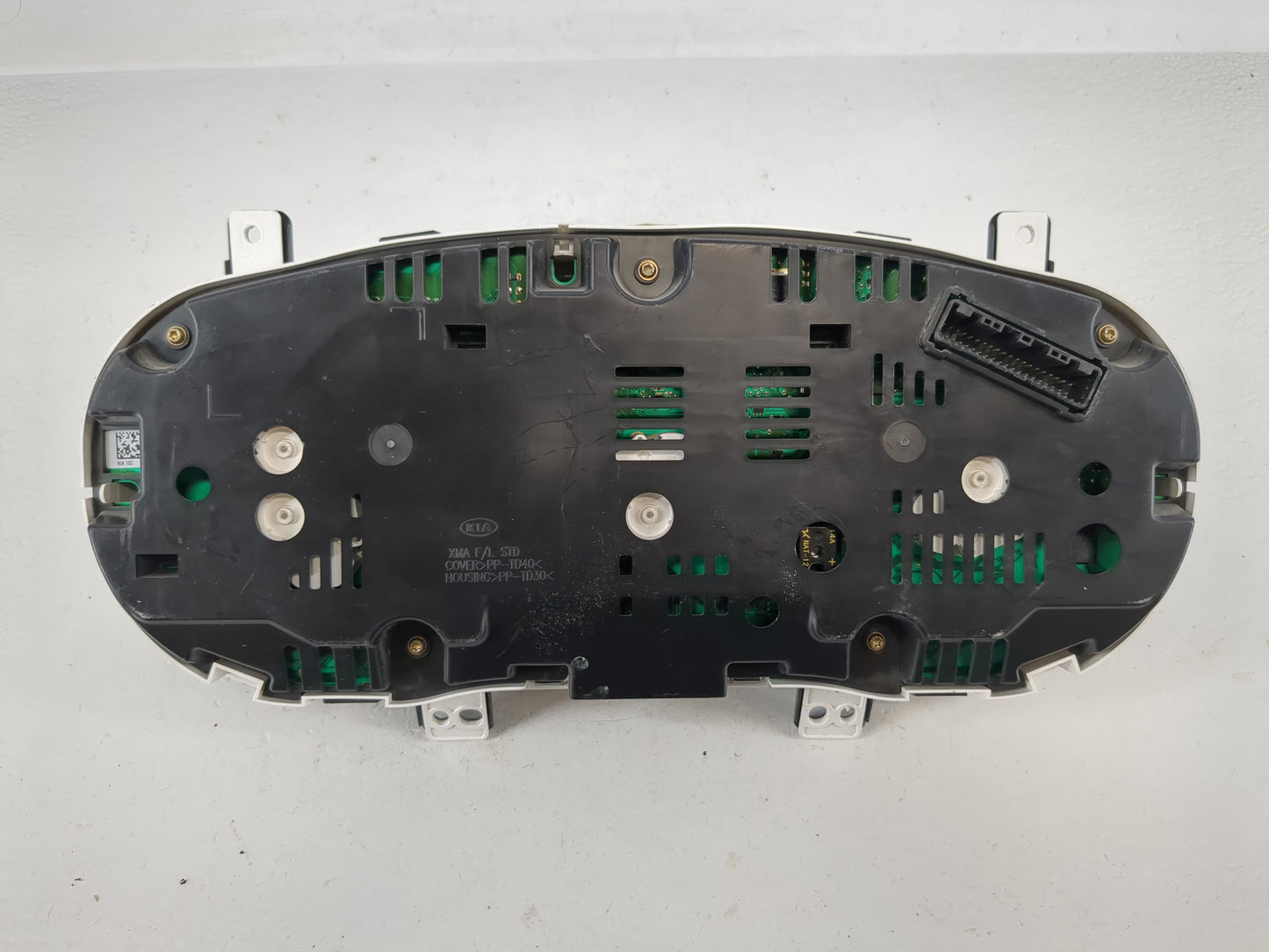 2014-2015 Kia Sorento Instrument Cluster Speedometer Gauges Fits Fits 2014 2015 OEM Used Auto Parts - Oemusedautoparts1.com