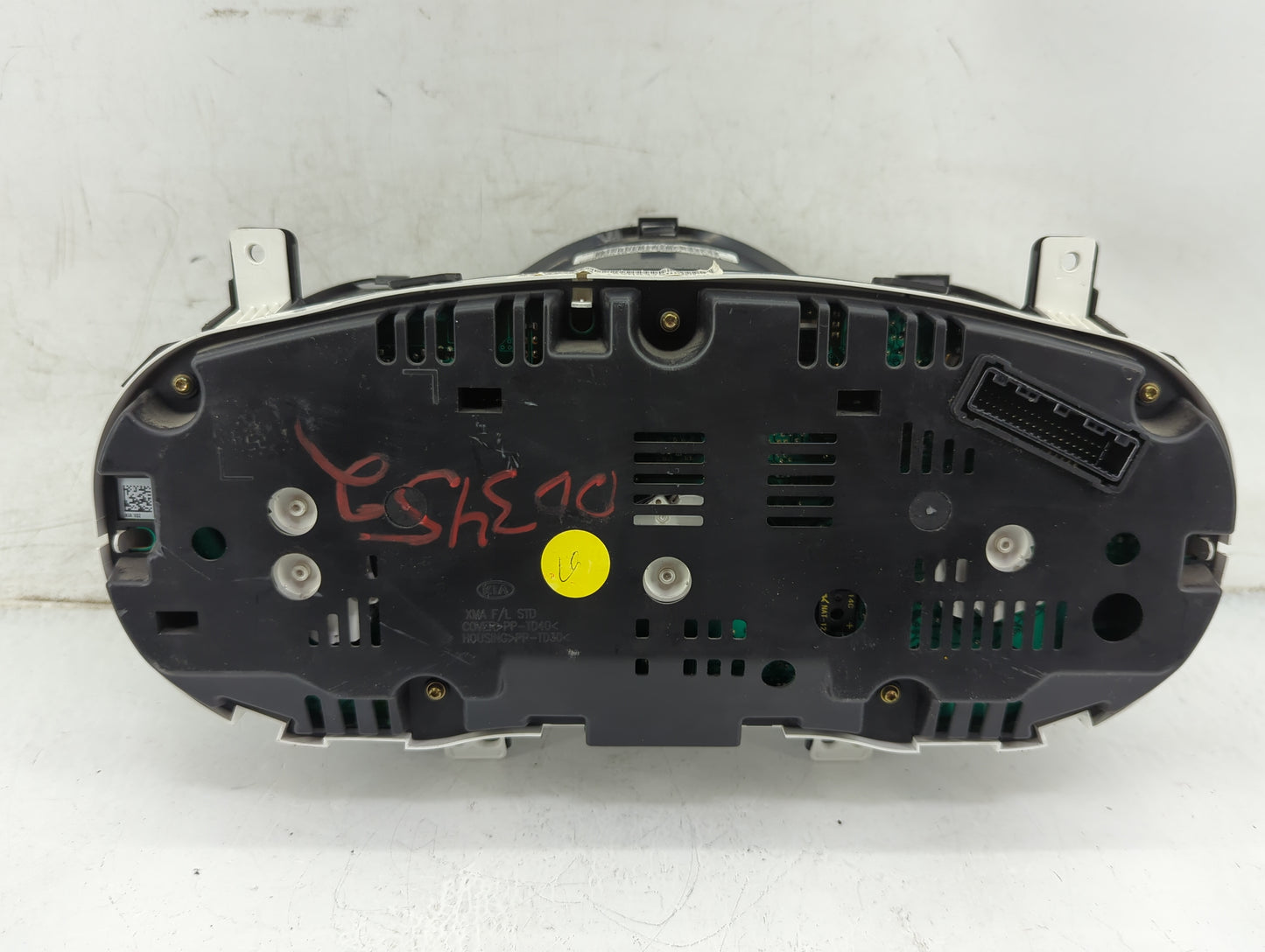 2014-2015 Kia Sorento Instrument Cluster Speedometer Gauges P/N:94004-1U010 Fits Fits 2014 2015 OEM Used Auto Parts - Oemuse
