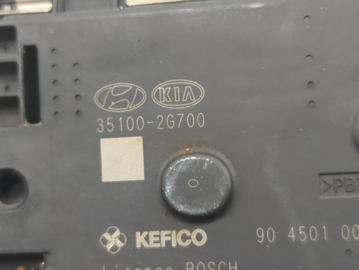2012-2015 Kia Sorento Throttle Body P/N:35100-2G700 Fits Fits 2011 2012 2013 2014 2015 2016 OEM Used Auto Parts - Oemusedaut