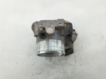 2012-2015 Kia Sorento Throttle Body P/N:35100-2G700 Fits Fits 2011 2012 2013 2014 2015 2016 OEM Used Auto Parts