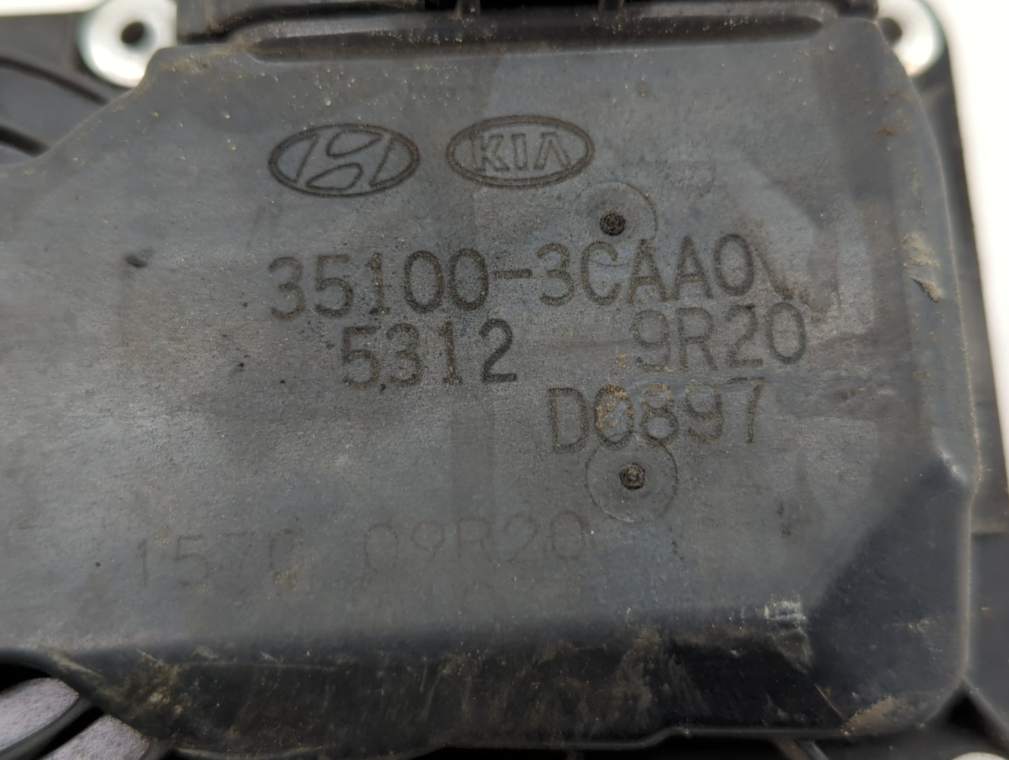 2014-2018 Kia Sorento Throttle Body P/N:35100-3CAA0 Fits Fits 2012 2013 2014 2015 2016 2017 2018 OEM Used Auto Parts - Oemus