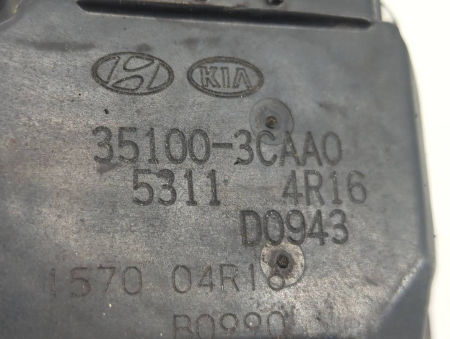 2014-2018 Kia Sorento Throttle Body P/N:35100-3CAA0 Fits Fits 2012 2013 2014 2015 2016 2017 2018 OEM Used Auto Parts - Oemus