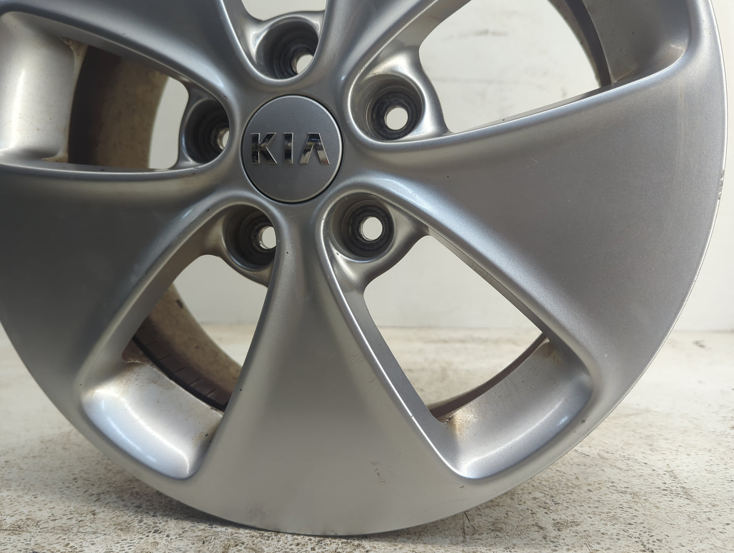 2014-2015 Kia Soul Oem Wheel Rim - Oemusedautoparts1.com