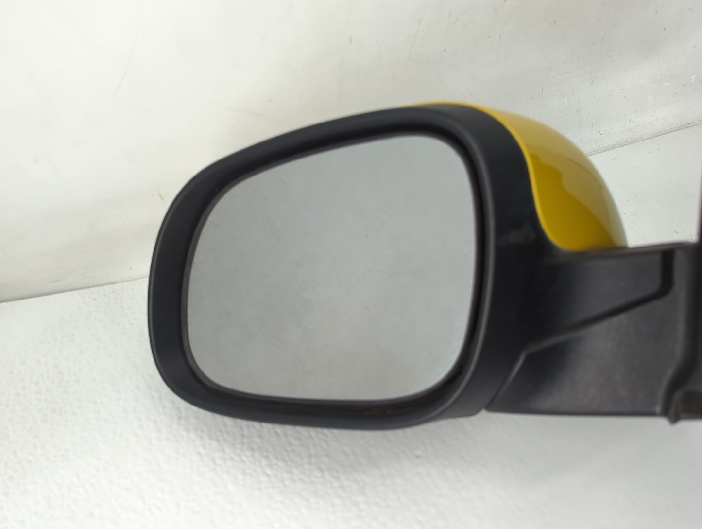 2014-2019 Kia Soul Driver Side View Mirror - Left Door Mirror OEM Used - Oemusedautoparts1.com