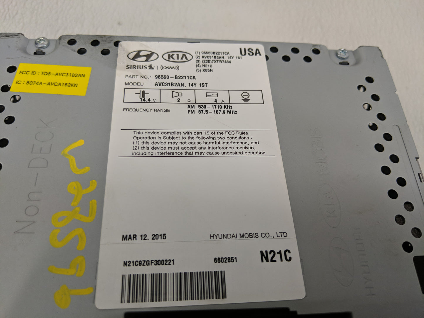 2014-2016 Kia Soul Radio AM FM Cd Player Receiver Replacement P/N:96560-B2211CA Fits Fits 2014 2015 2016 OEM Used Auto Parts