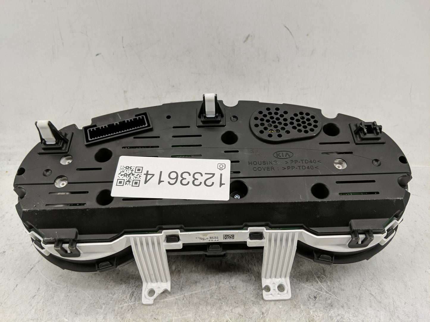 2014-2015 Kia Soul Instrument Cluster Speedometer Gauges P/N:94006-B2530 Fits Fits 2014 2015 OEM Used Auto Parts - Oemusedau