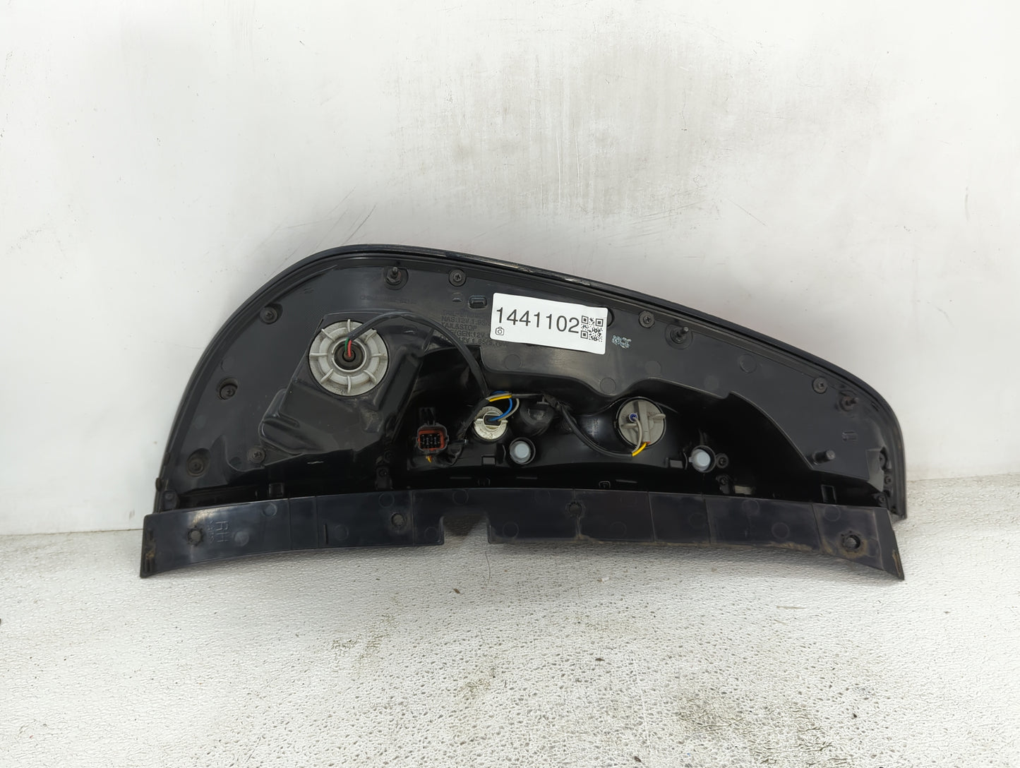 2014-2019 Kia Soul Tail Light Assembly Passenger Right OEM Fits Fits 2014 2015 2016 2017 2018 2019 OEM Used Auto Parts - Oem
