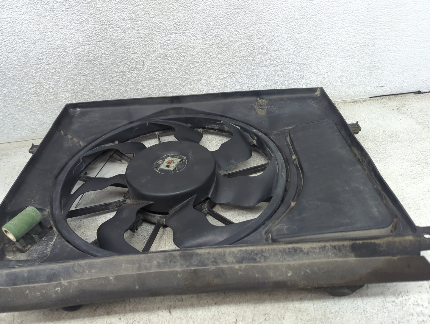 2014-2019 Kia Soul Electric Radiator Cooling Fan Motor Assembly P/N:KA67017A KI3115134 Fits Fits 2014 2015 2016 2017 2018 20
