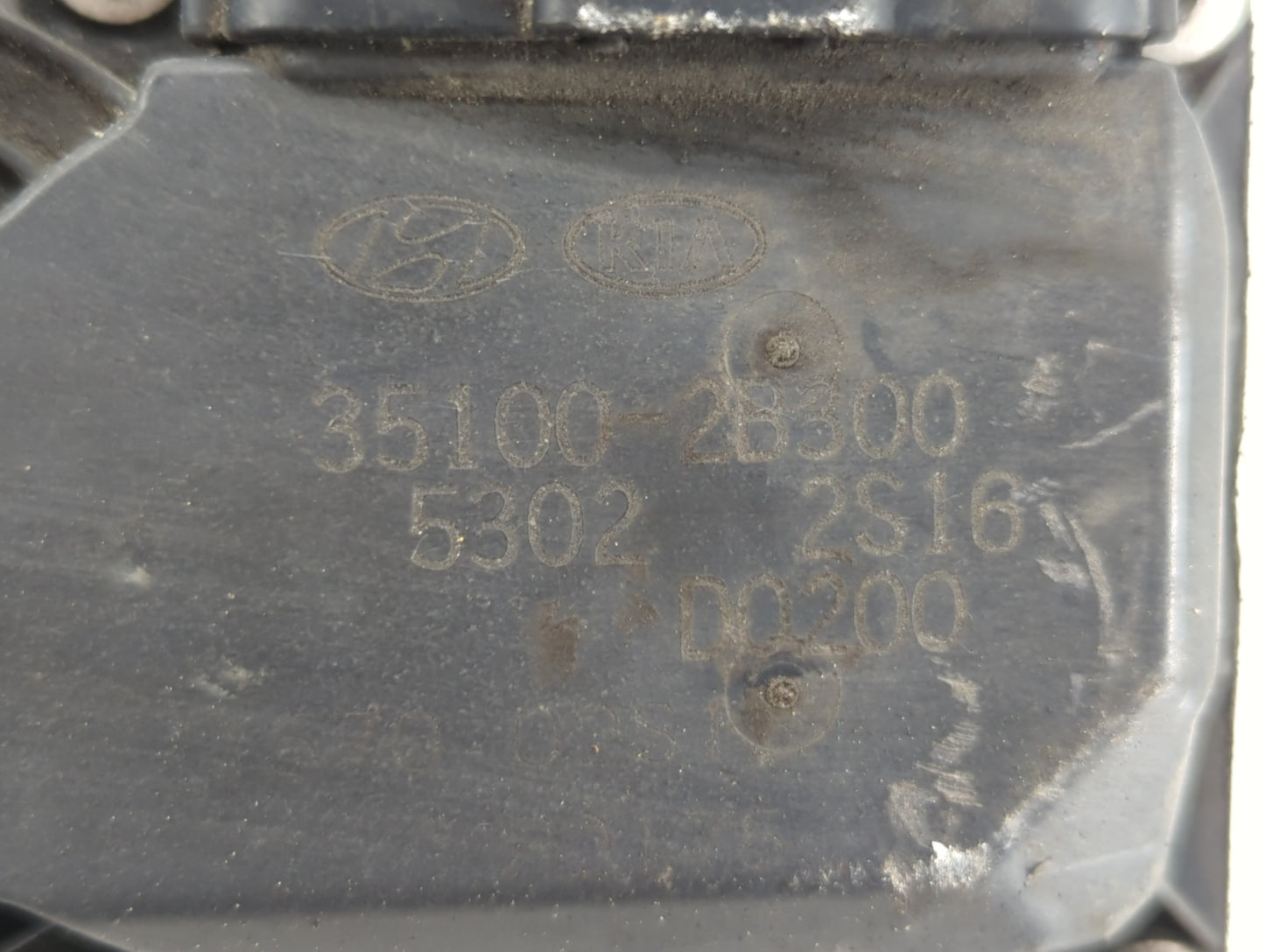 2012-2019 Kia Soul Throttle Body P/N:35100-2B300 Fits Fits 2012 2013 2014 2015 2016 2017 2018 2019 OEM Used Auto Parts - Oem
