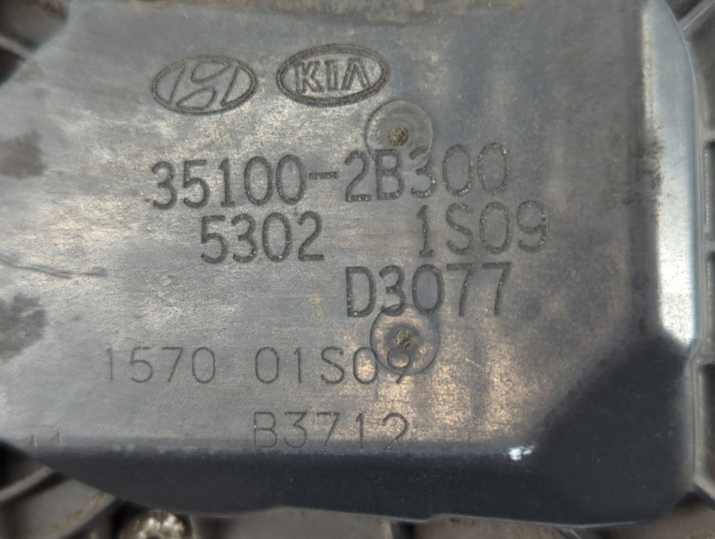 2012-2019 Kia Soul Throttle Body P/N:5302 1S09 35100-2B300 Fits Fits 2012 2013 2014 2015 2016 2017 2018 2019 OEM Used Auto P
