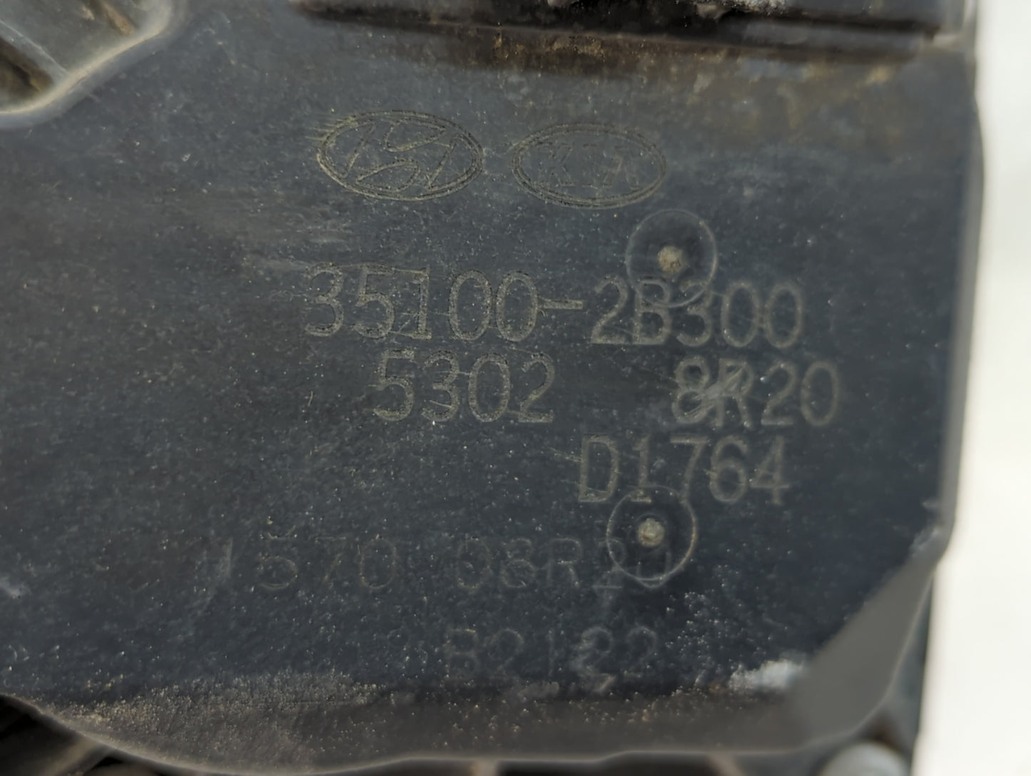 2012-2019 Kia Soul Throttle Body P/N:35100-2B300 Fits Fits 2012 2013 2014 2015 2016 2017 2018 2019 OEM Used Auto Parts - Oem