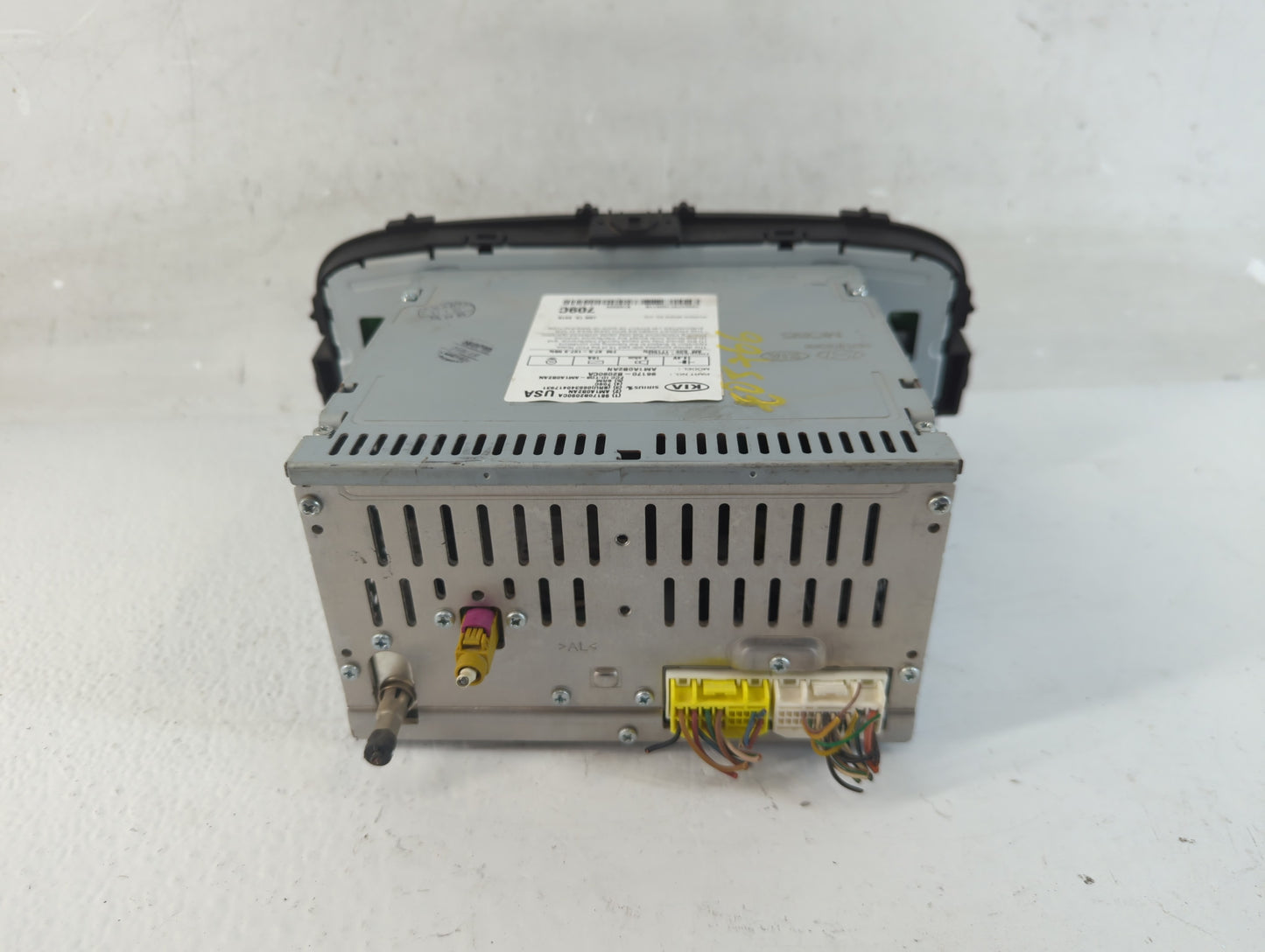 2014-2016 Kia Soul Radio AM FM Cd Player Receiver Replacement P/N:96170-B2090CA Fits Fits 2014 2015 2016 OEM Used Auto Parts