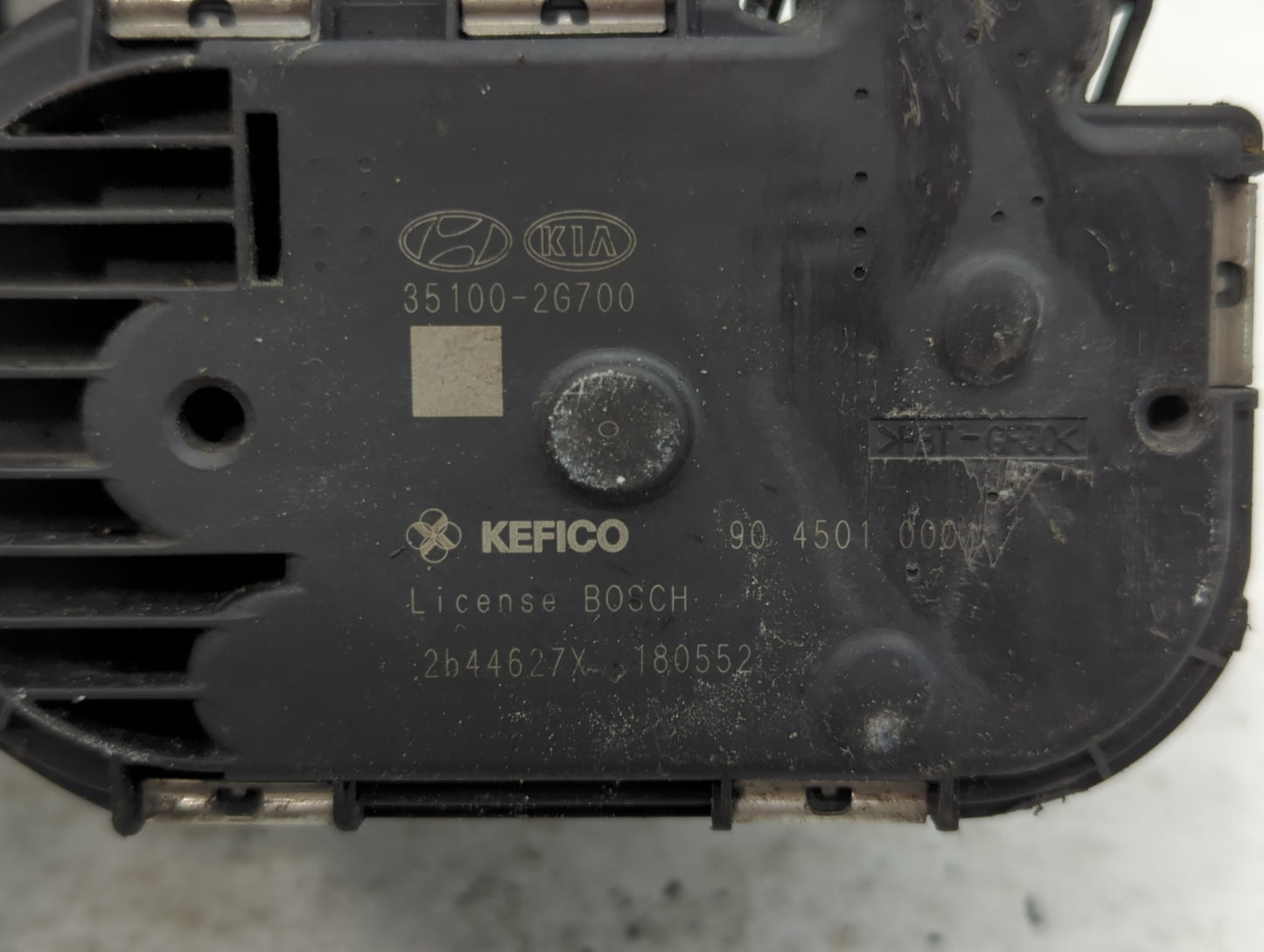 2014-2016 Kia Sportage Throttle Body P/N:35100-2G700 Fits Fits 2011 2012 2013 2014 2015 2016 OEM Used Auto Parts - Oemusedau