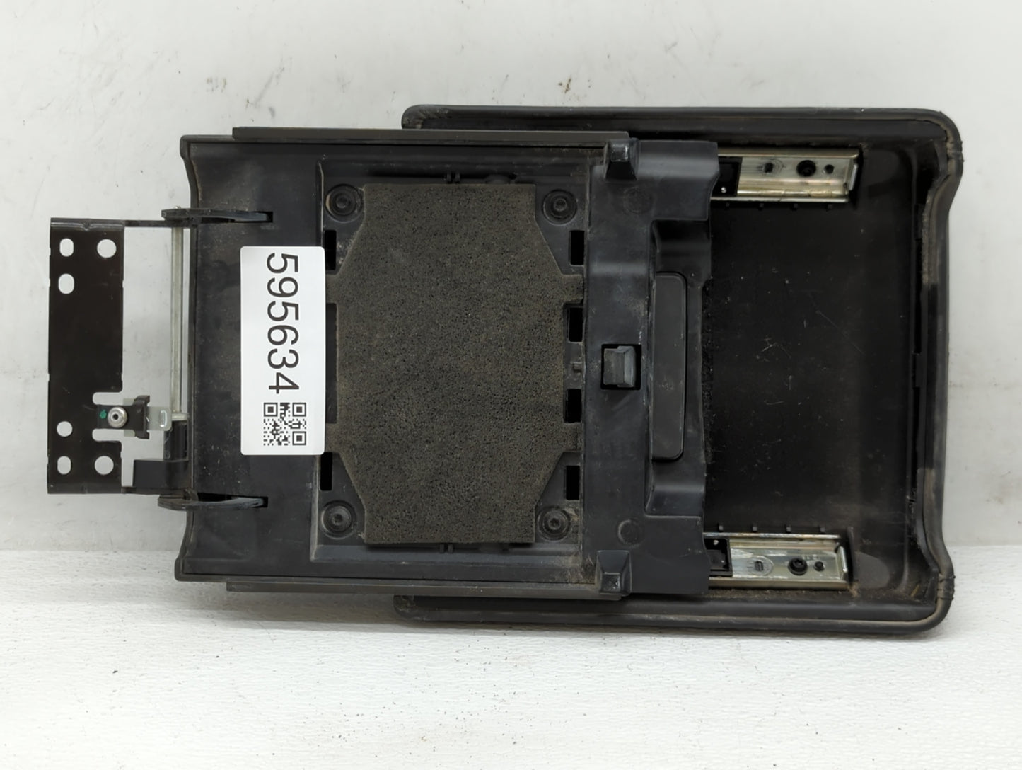 2015 Land Rover Discovery Sport Center Console Armrest Cover Lid Black - Oemusedautoparts1.com