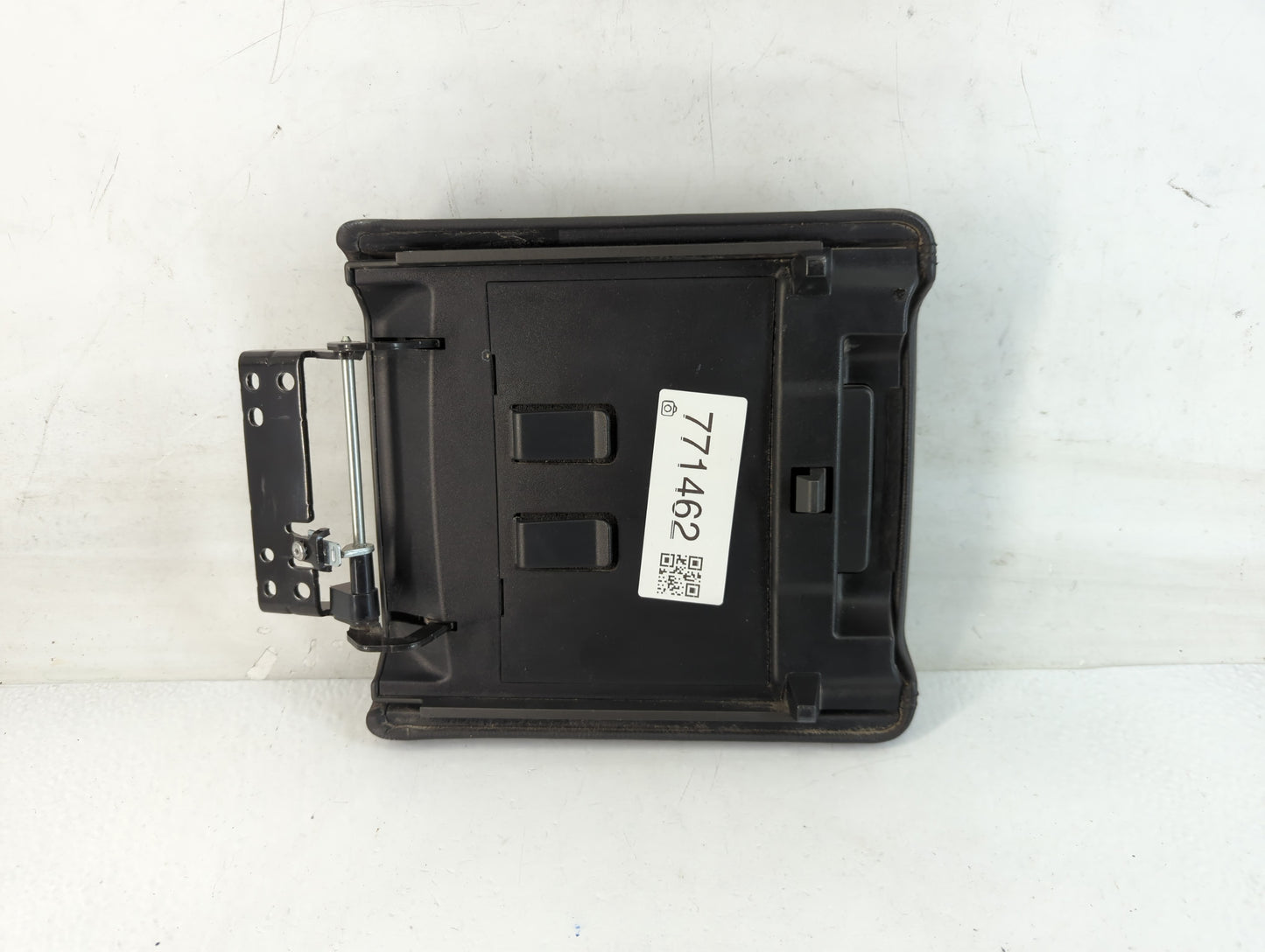 2015 Land Rover Discovery Sport Center Console Armrest Cover Lid Fits OEM Used Auto Parts - Oemusedautoparts1.com