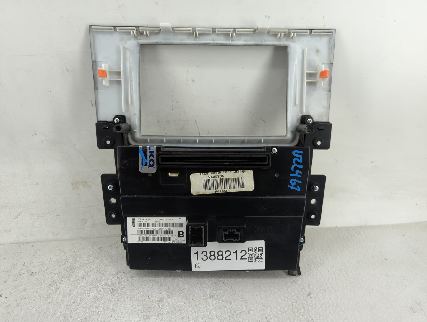 2015-2017 Lincoln Navigator Radio Control Panel - Oemusedautoparts1.com