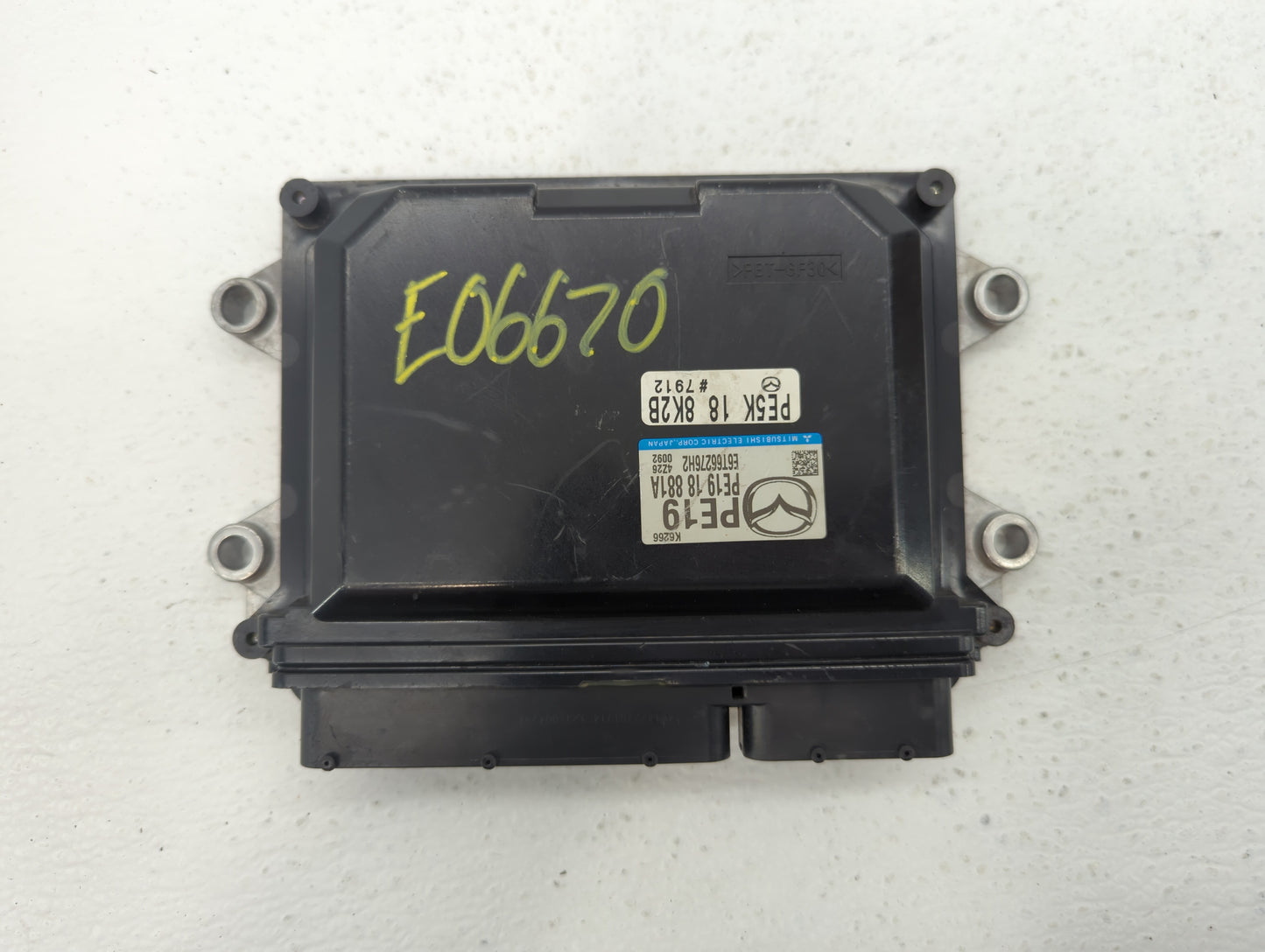 2014-2016 Mazda 3 PCM Engine Control Computer ECU ECM PCU OEM P/N:PEAB 18 881A PEDH 18 881 Fits Fits 2014 2015 2016 OEM Used
