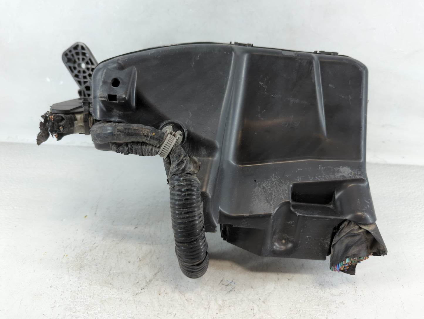 2014-2016 Mazda 3 Fusebox Fuse Box Panel Relay Module P/N:KD45-675X0 C Fits Fits 2014 2015 2016 OEM Used Auto Parts - Oemuse