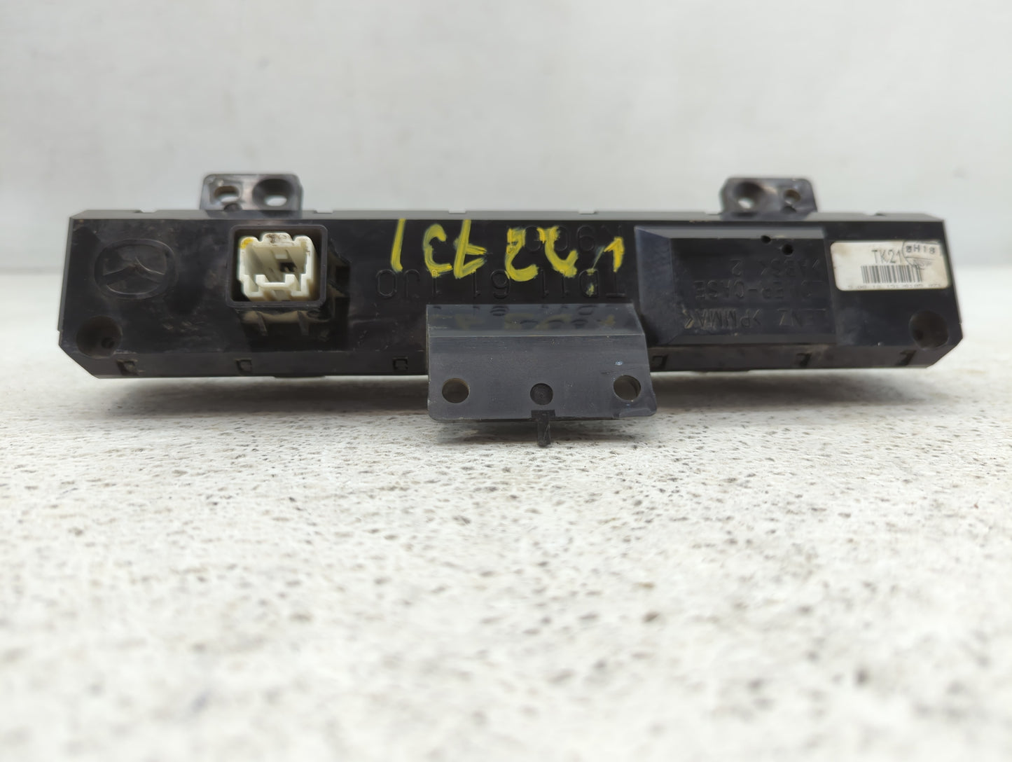 2013-2015 Mazda Cx-9 Radio AM FM Cd Player Receiver Replacement P/N:TK21 5H18 Fits Fits 2013 2014 2015 OEM Used Auto Parts -