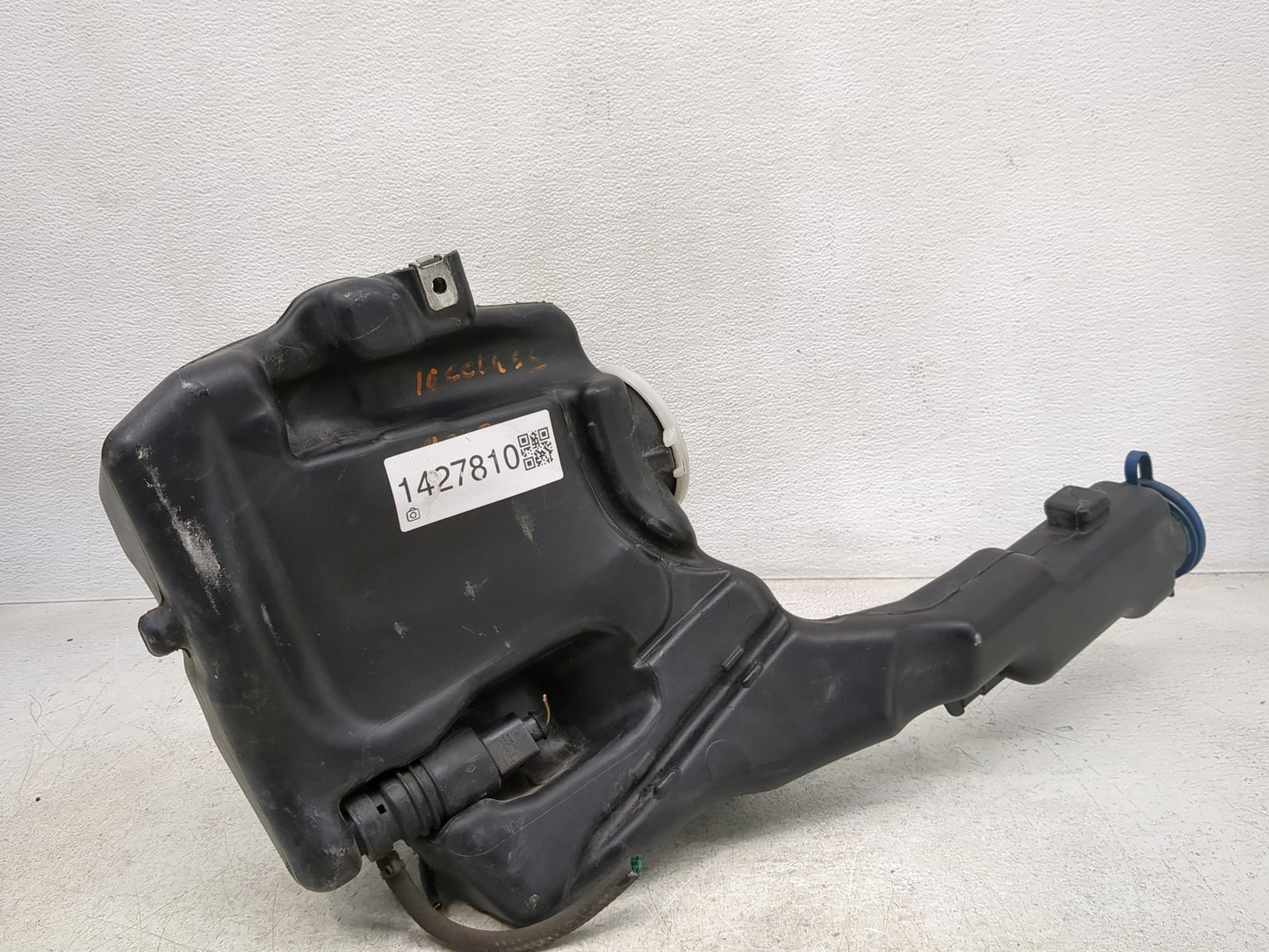 2010 Mercedes-benz C250 Windshield Washer Fluid Reservoir Bottle Oem - Oemusedautoparts1.com
