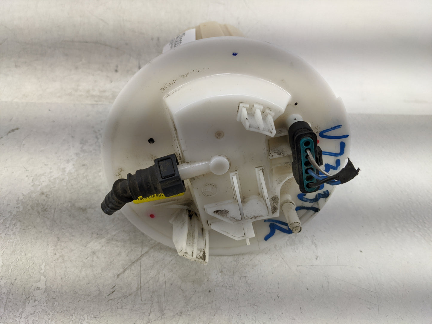 2015-2016 Mercedes-benz Gl350 Electrical Gas Fuel Pump Assembly - Oemusedautoparts1.com