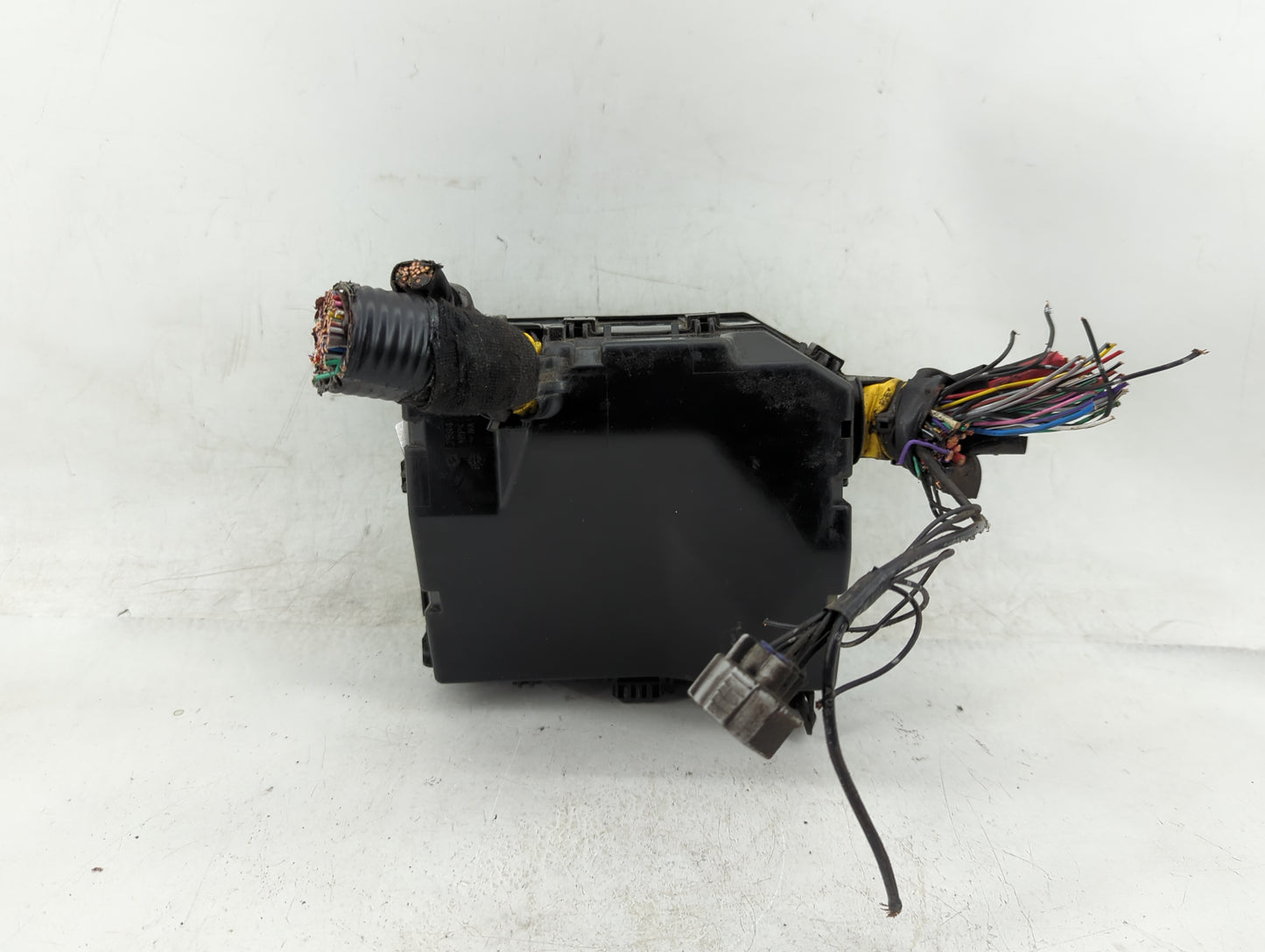 2014-2016 Mitsubishi Outlander Fusebox Fuse Box Panel Relay Module P/N:8637A887 Fits Fits 2014 2015 2016 OEM Used Auto Parts