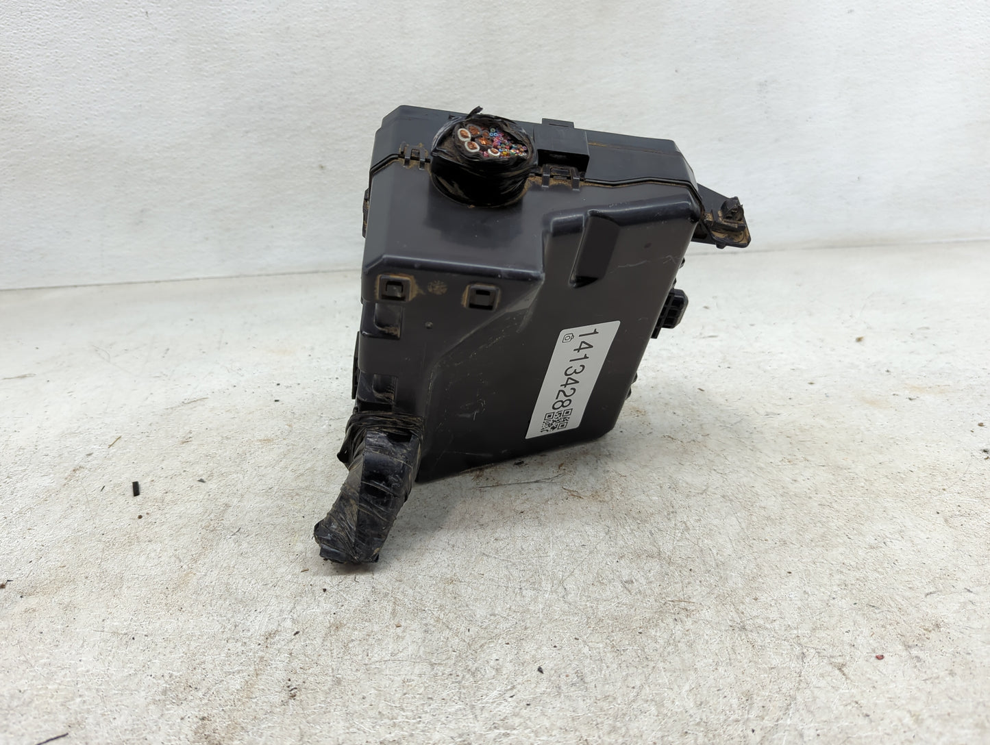 2012-2017 Mitsubishi Outlander Sport Fusebox Fuse Box Panel Relay Module P/N:8565A268 Fits Fits 2012 2013 2014 2015 2016 201