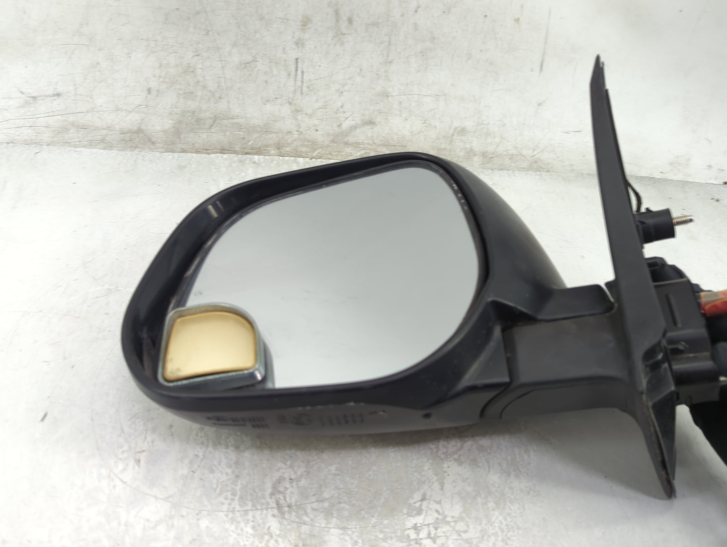 2014-2015 Mitsubishi Outlander Sport Driver Side View Mirror - Left Door Mirror OEM Used - Oemusedautoparts1.com