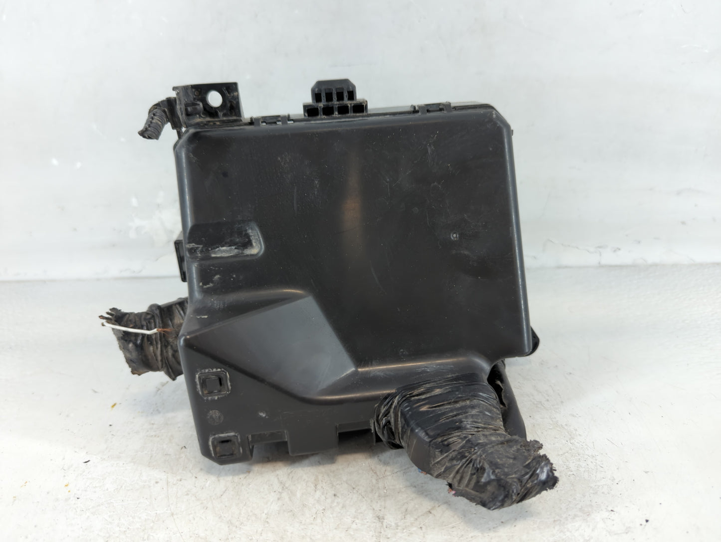 2012-2017 Mitsubishi Outlander Sport Fusebox Fuse Box Panel Relay Module P/N:8565A268 Fits Fits 2012 2013 2014 2015 2016 201