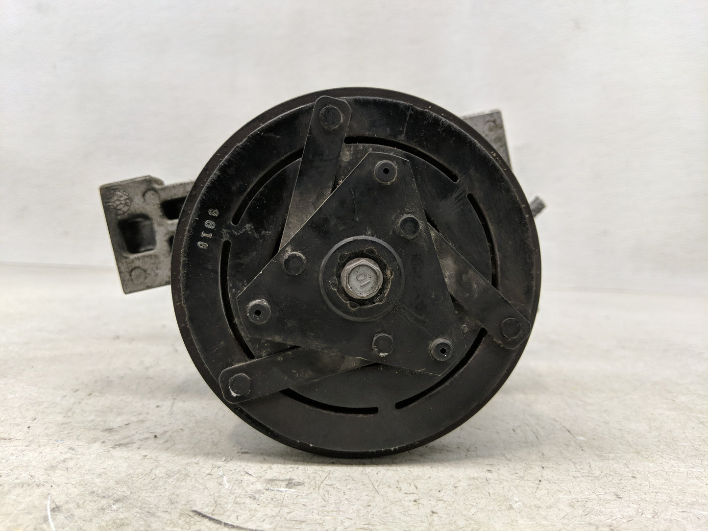 2013-2018 Nissan Altima Air Conditioning A/c Ac Compressor Oem - Oemusedautoparts1.com