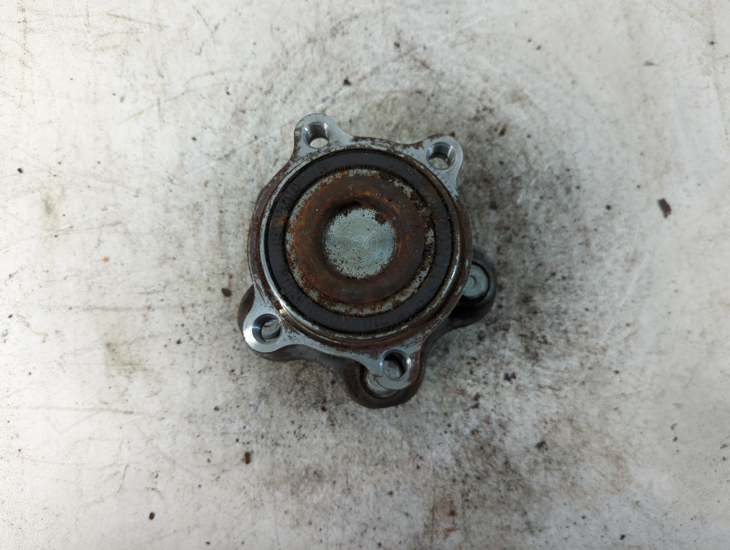 2013-2018 Nissan Altima Driver Front Wheel Hub Oem - Oemusedautoparts1.com