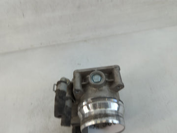 2015-2017 Nissan Juke Throttle Body P/N:RME60-51 Fits Fits 2015 2016 2017 2018 2019 OEM Used Auto Parts