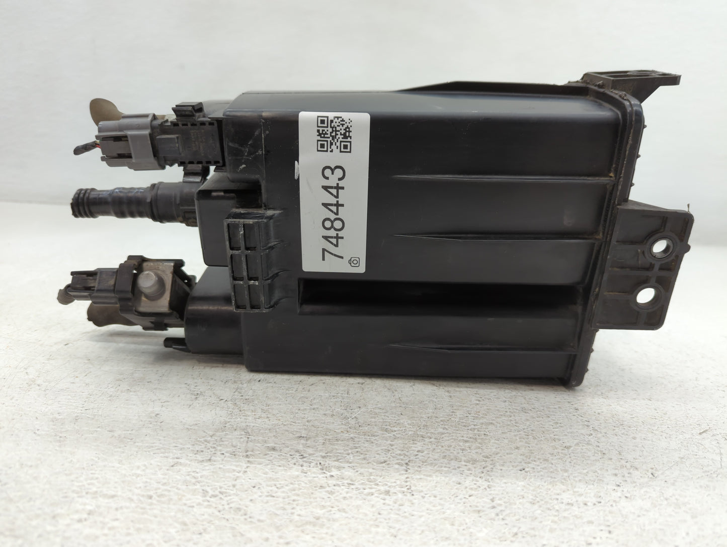 2015 Nissan Murano Fuel Vapor Charcoal Canister 748443 - Oemusedautoparts1.com