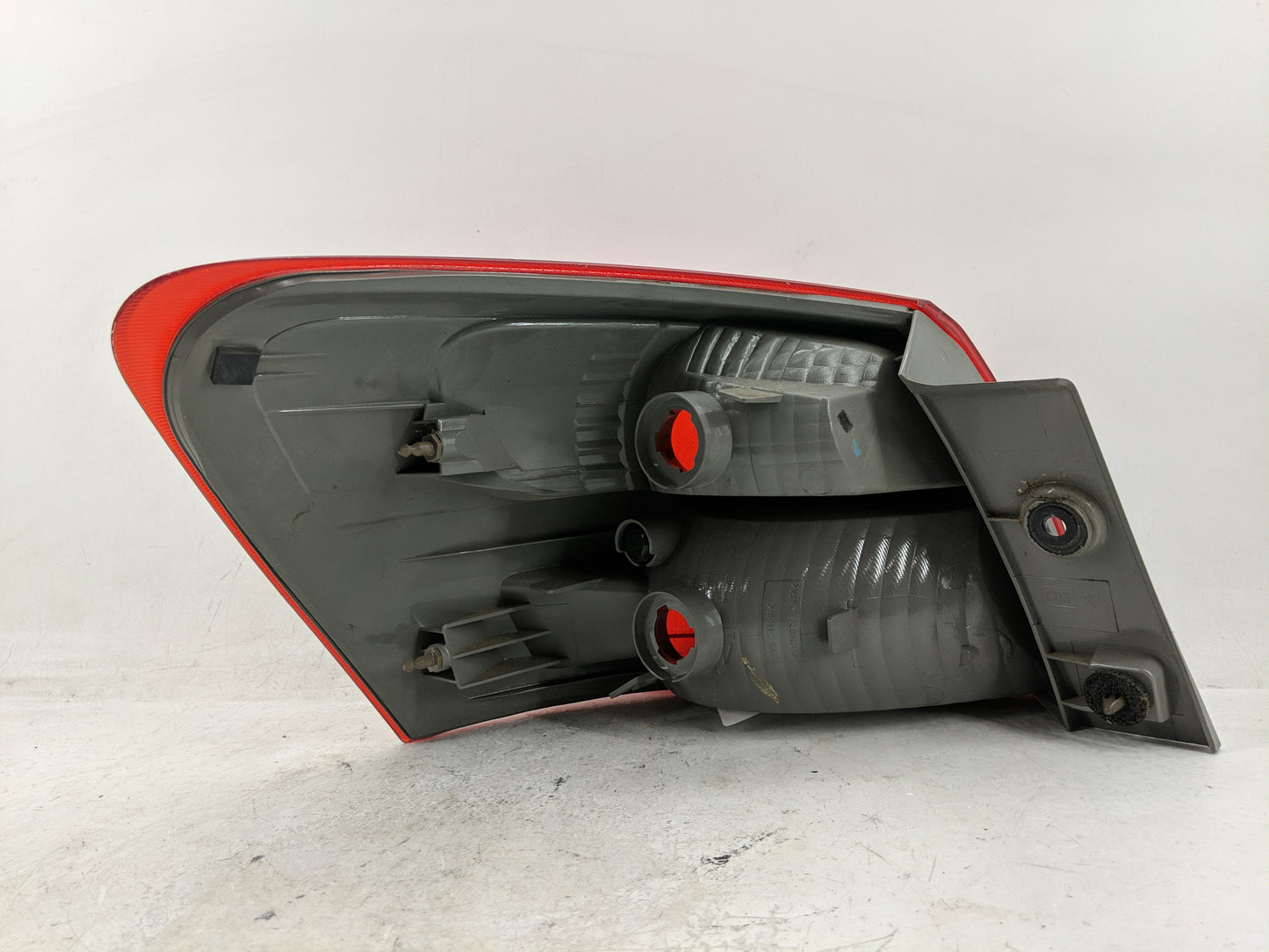 2008-2015 Nissan Rogue Tail Light Assembly Passenger Right OEM Fits Fits 2008 2009 2010 2011 2012 2013 2014 2015 OEM Used Au