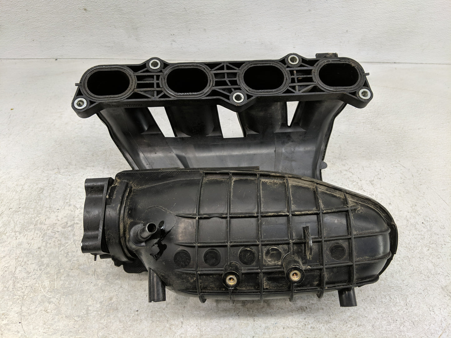2014-2018 Nissan Rogue Air Intake Manifold Fits Fits 2014 2015 2016 2017 2018 OEM Used Auto Parts - Oemusedautoparts1.com