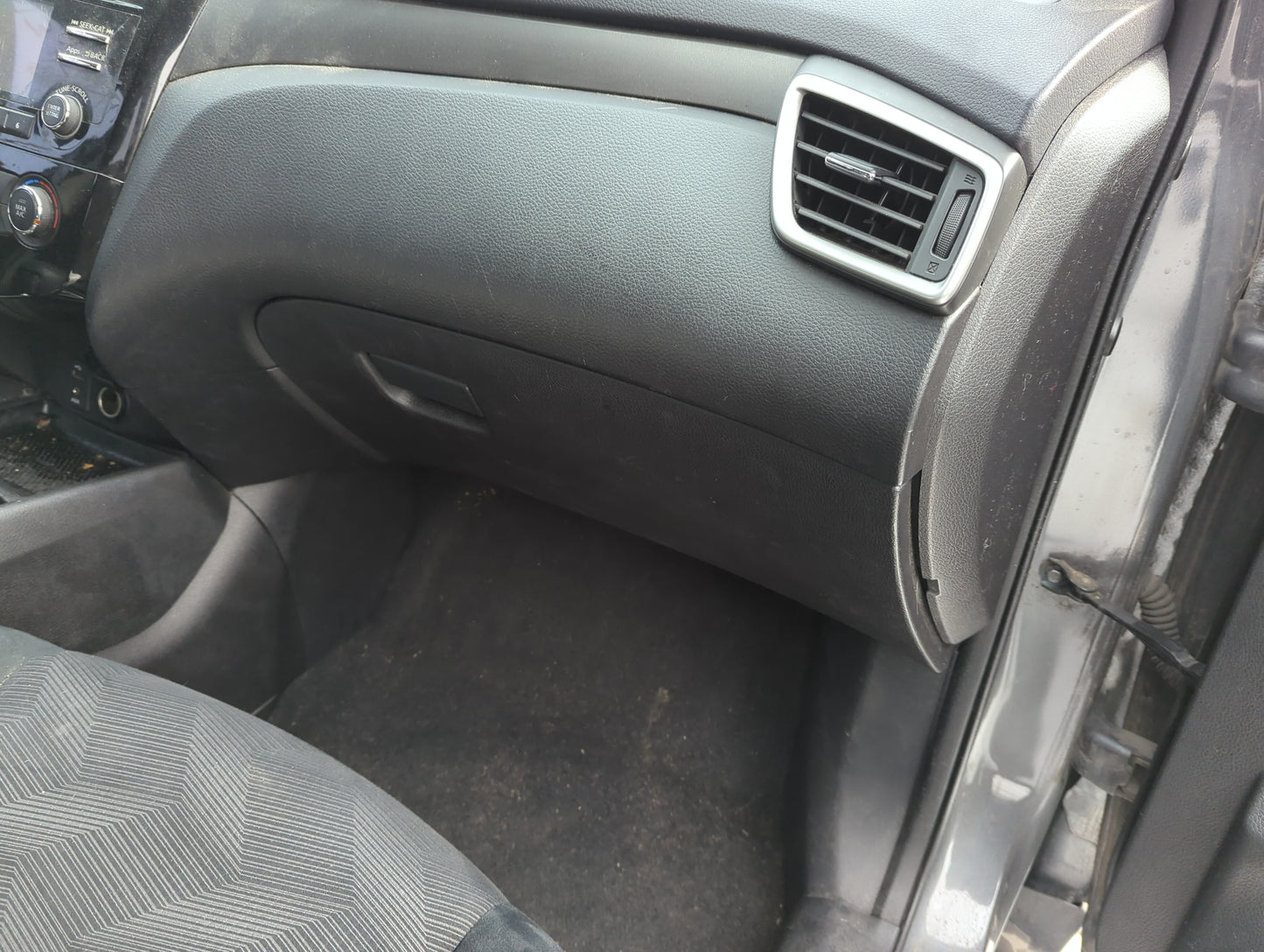 2015 Nissan Rogue Passenger Glove Box Door Storage Compartment - Oemusedautoparts1.com