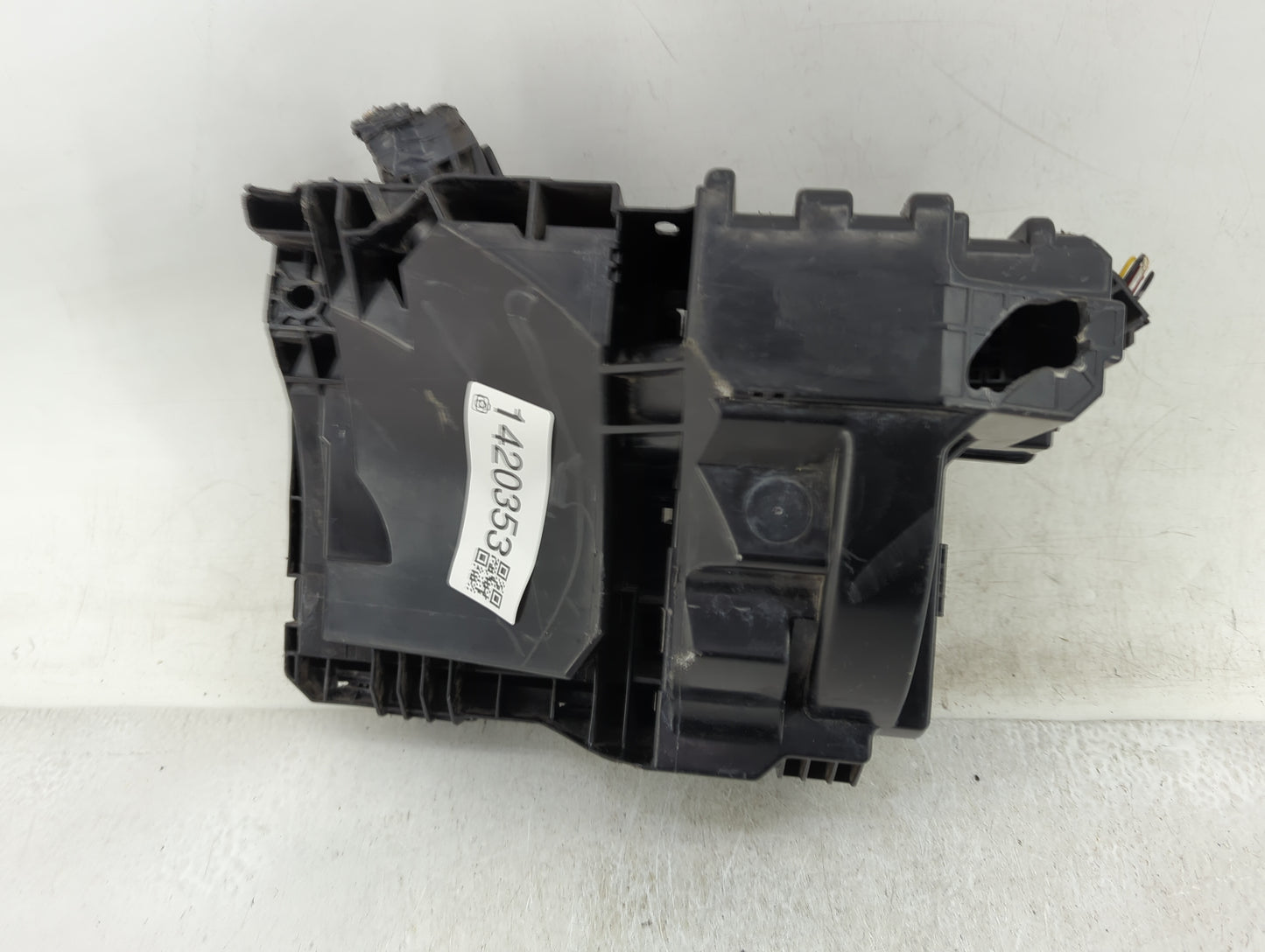 2012-2015 Nissan Rogue Fusebox Fuse Box Panel Relay Module P/N:284B6 JG03A Fits Fits 2012 2013 2014 2015 OEM Used Auto Parts
