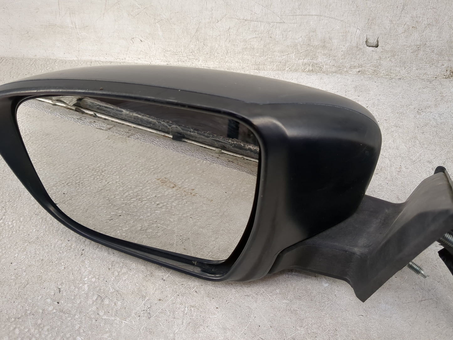 2014-2016 Nissan Rogue Driver Side View Mirror - Left Door Mirror OEM Used - Oemusedautoparts1.com